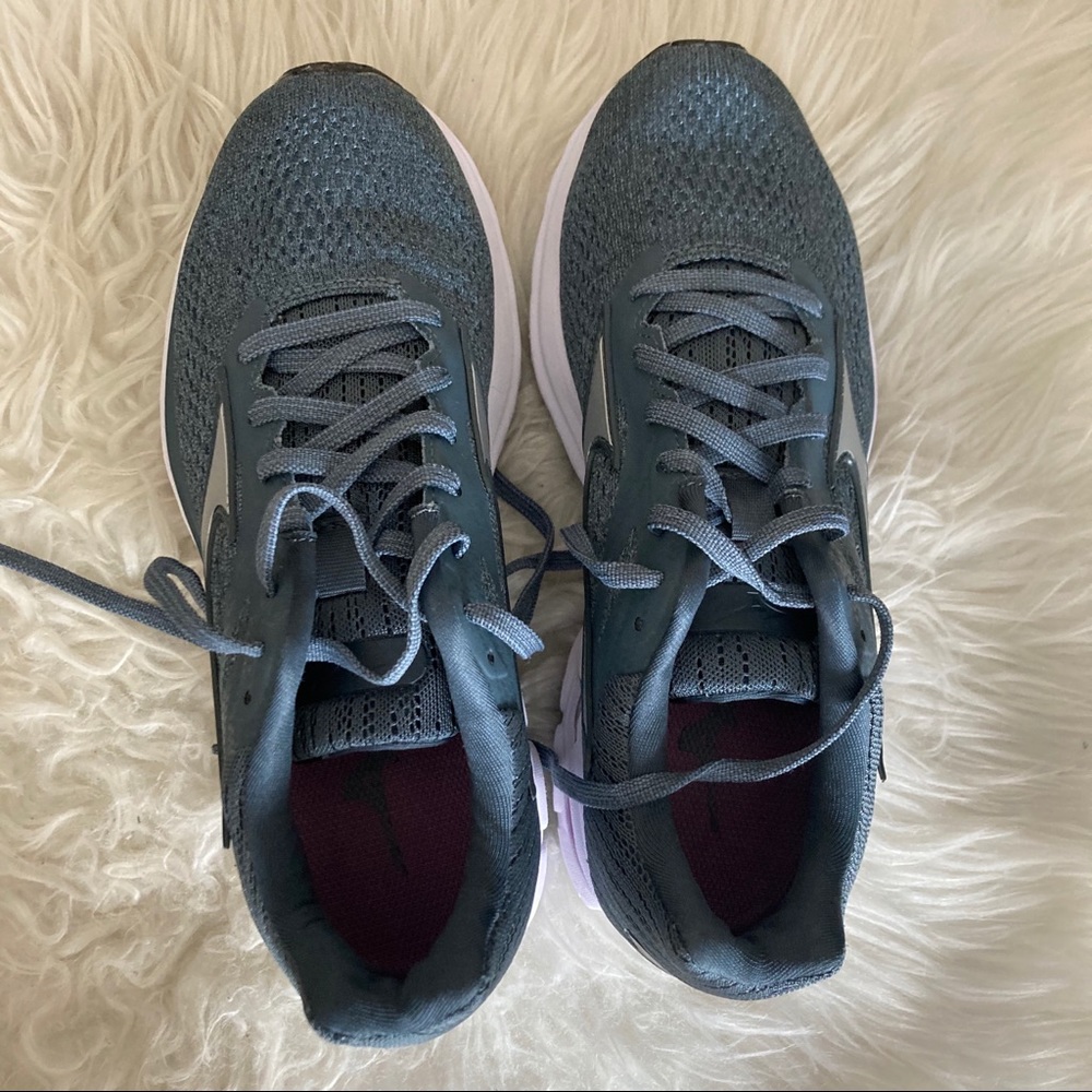 Mizuno Wave Rider sneakers: NEW